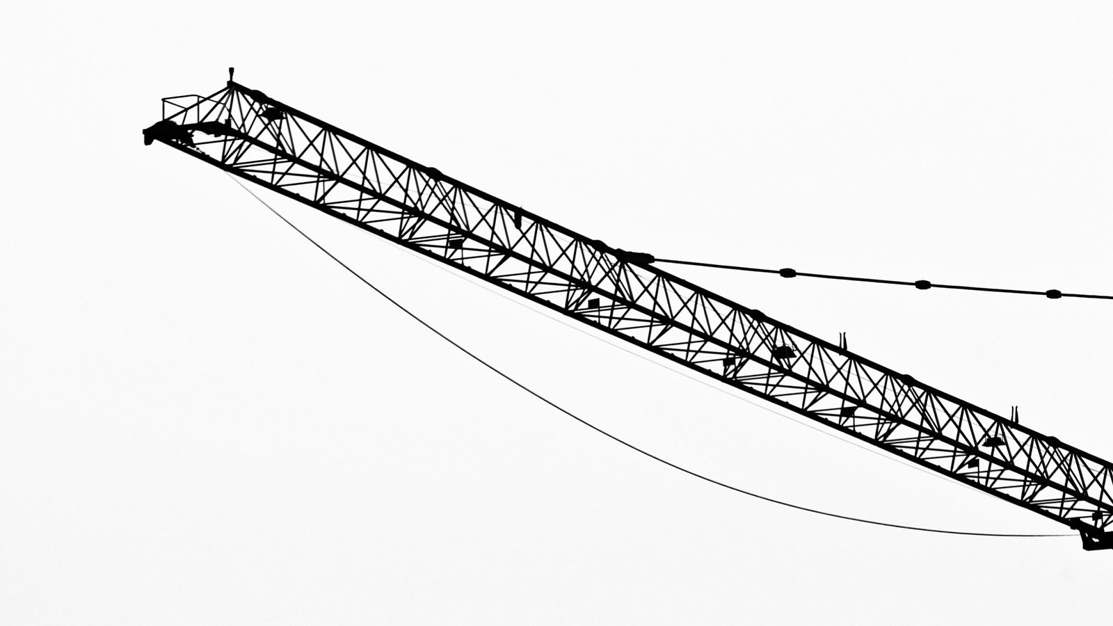 Graph illustrating successful avoidance maneuver of Starlink satellite