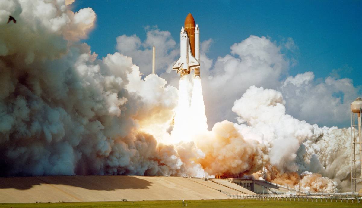 Bar chart showing average insured loss per launch failure from 2010-2023, ranging from $75M to $260M