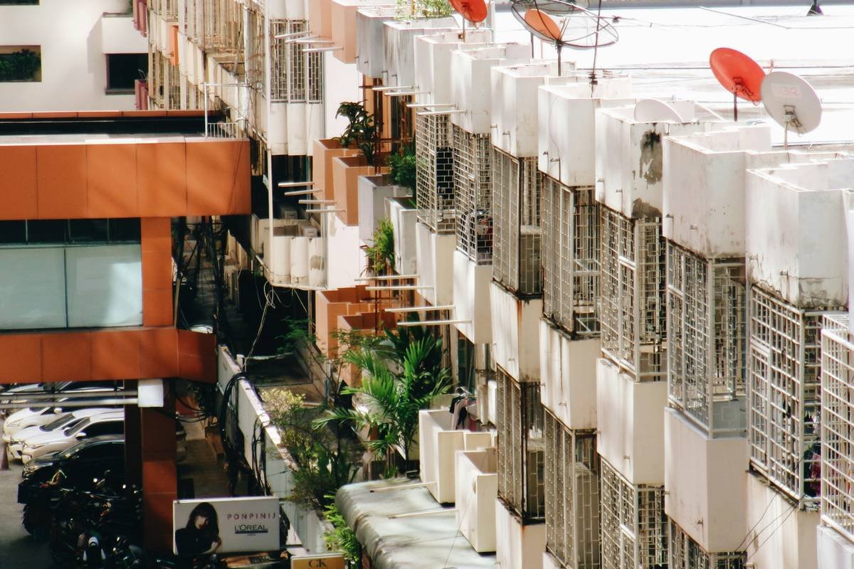 Are There Any Satellite Installation Benefits? What Homeowners & Insurers Don’t Tell You