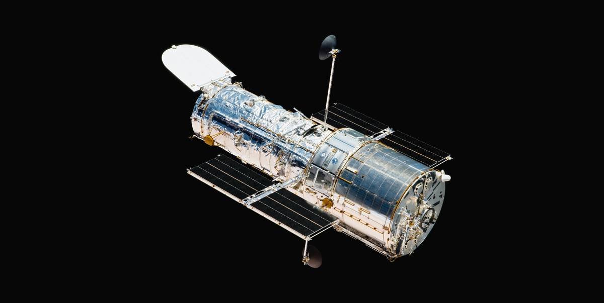 Bidding Hubble Farewell After Servicing Mission 4 (2009) Caption The Hubble Space Telescope floats against the background of space as it is released by the Space Shuttle Atlantis after Servicing Mission 4 (SM4, STS-125) on May 19, 2009, 7:57 a.m. (CDT). The shuttle and telescope had been linked for the better part of a week while astronauts conducted five spacewalks. The mission is expected to be the last astronaut visit to the telescope. Credits NASA
